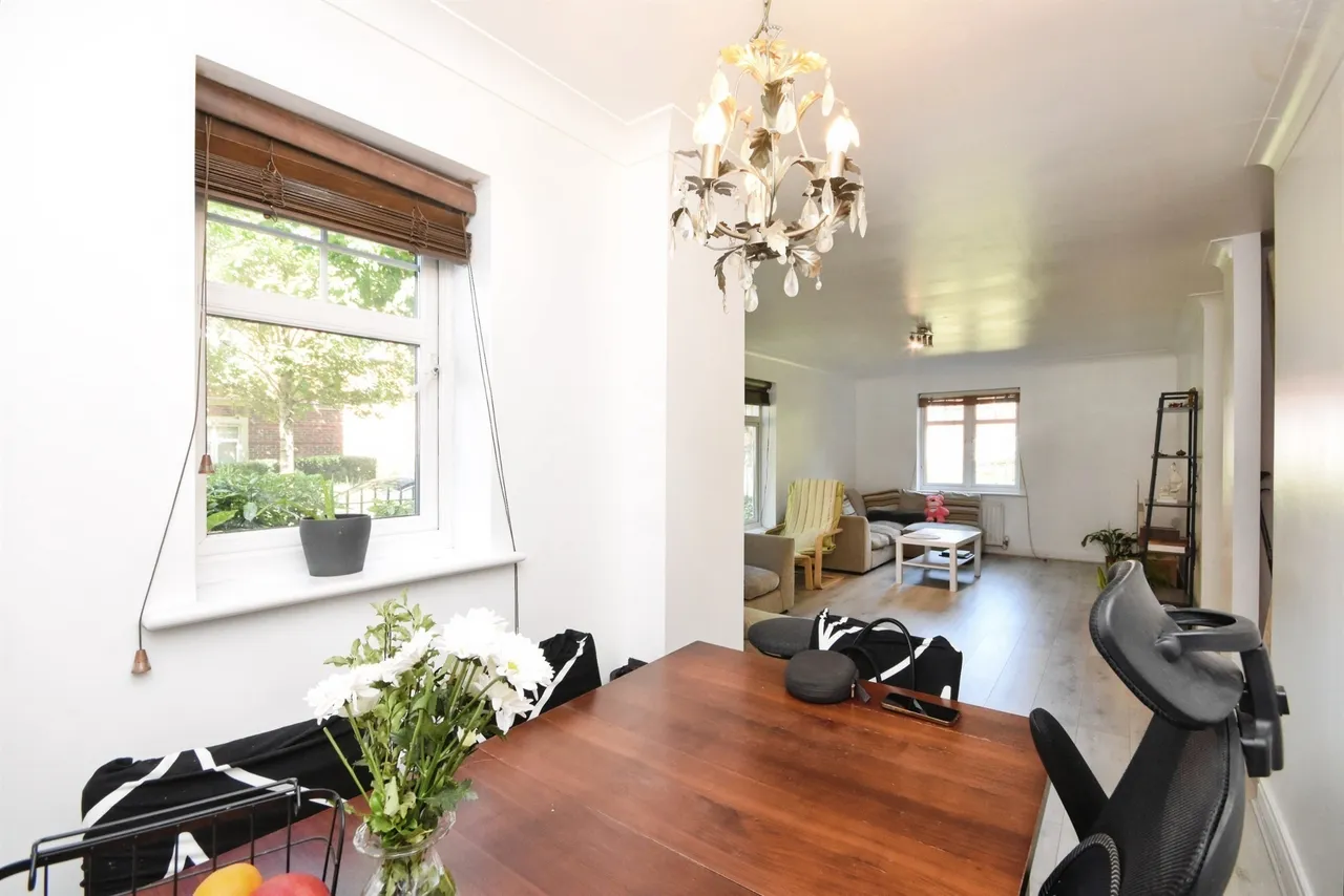 Academy Fields Road, Romford, RM2, photo 7
