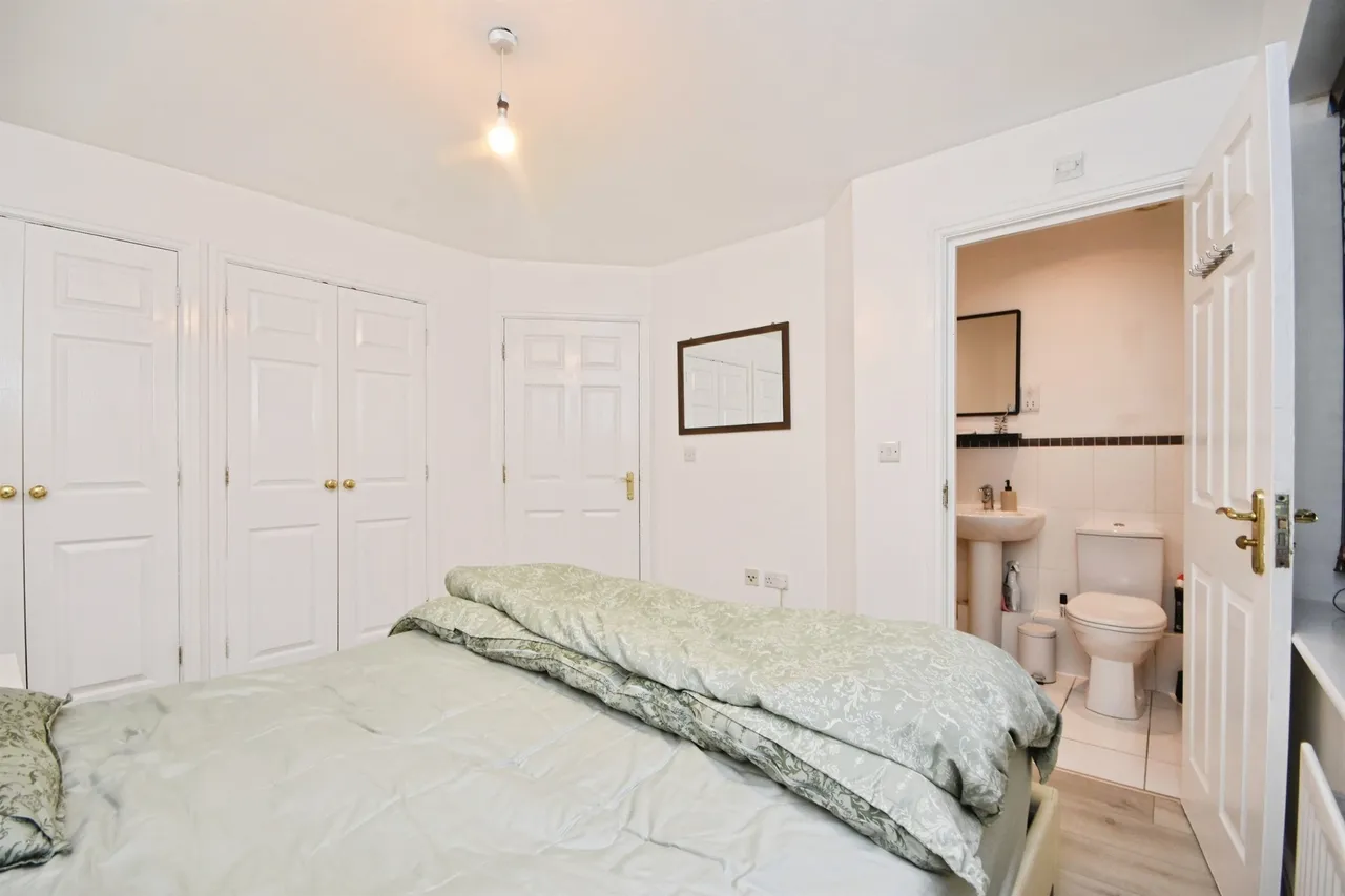 Academy Fields Road, Romford, RM2, photo 10