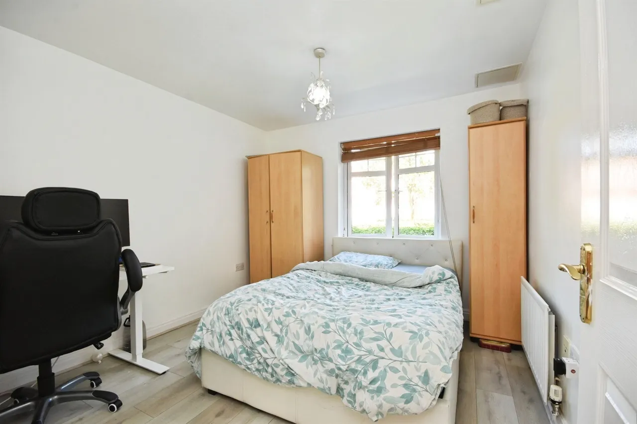 Academy Fields Road, Romford, RM2, photo 12