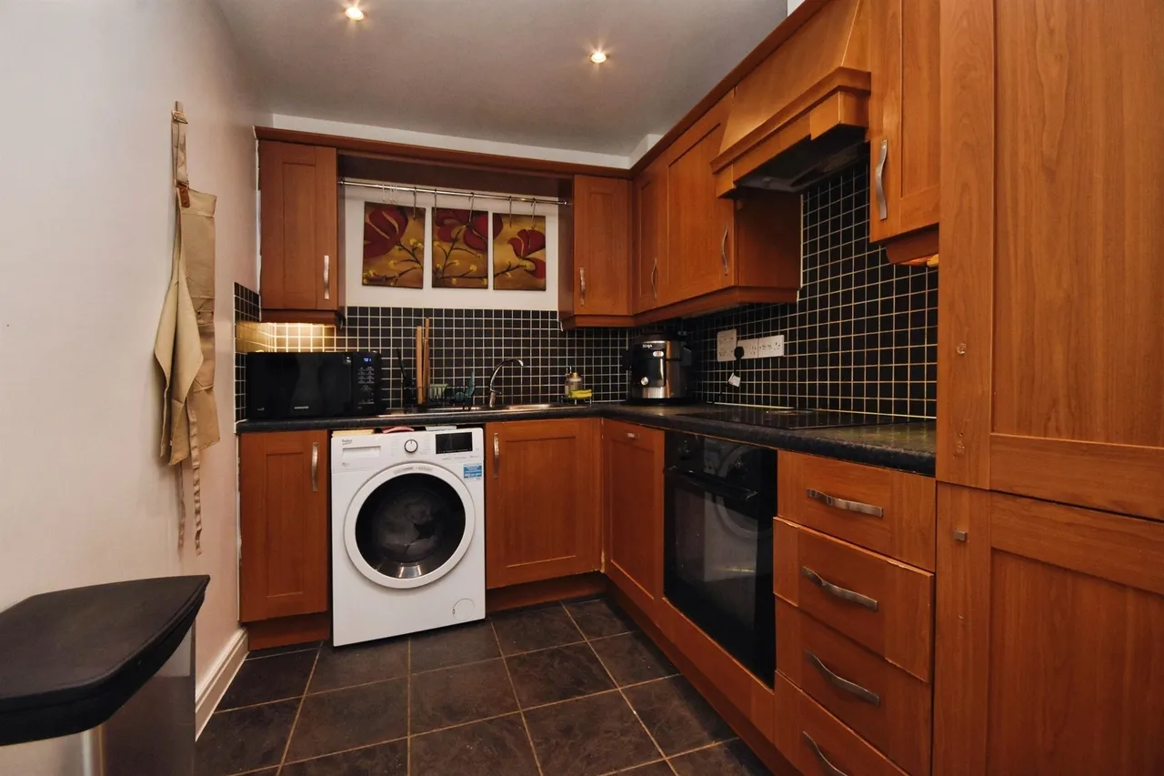 Academy Fields Road, Romford, RM2, photo 6
