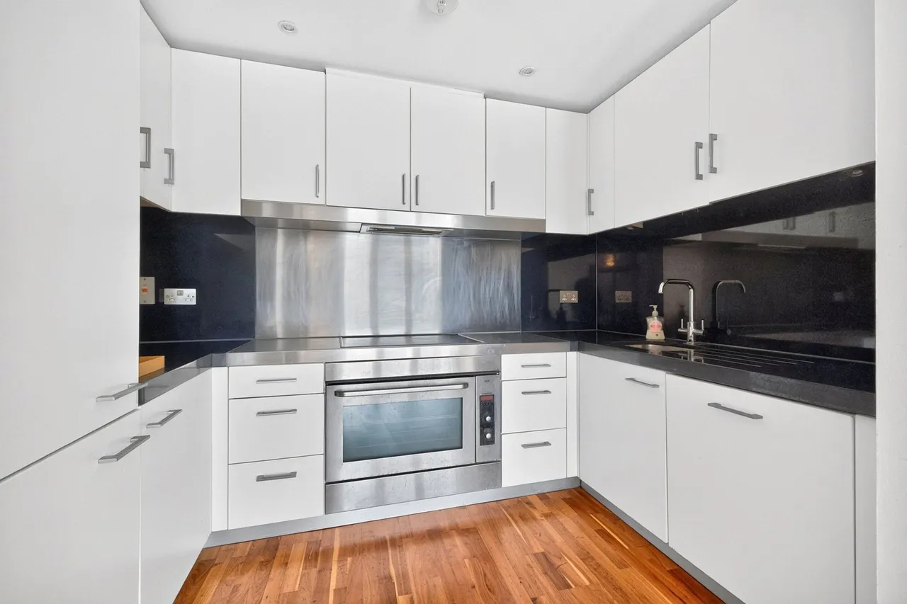 Fairmont Avenue, London, E14, photo 7