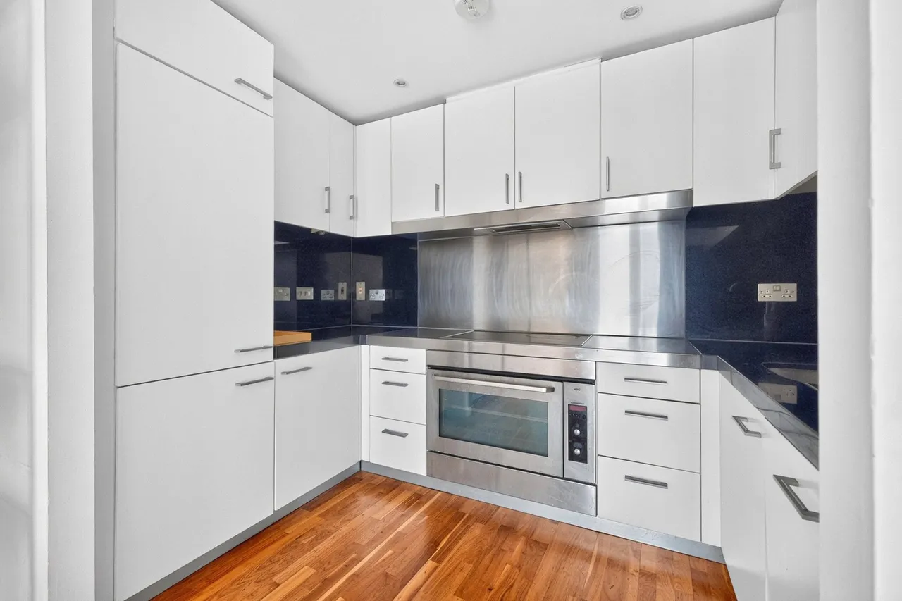 Fairmont Avenue, London, E14, photo 3
