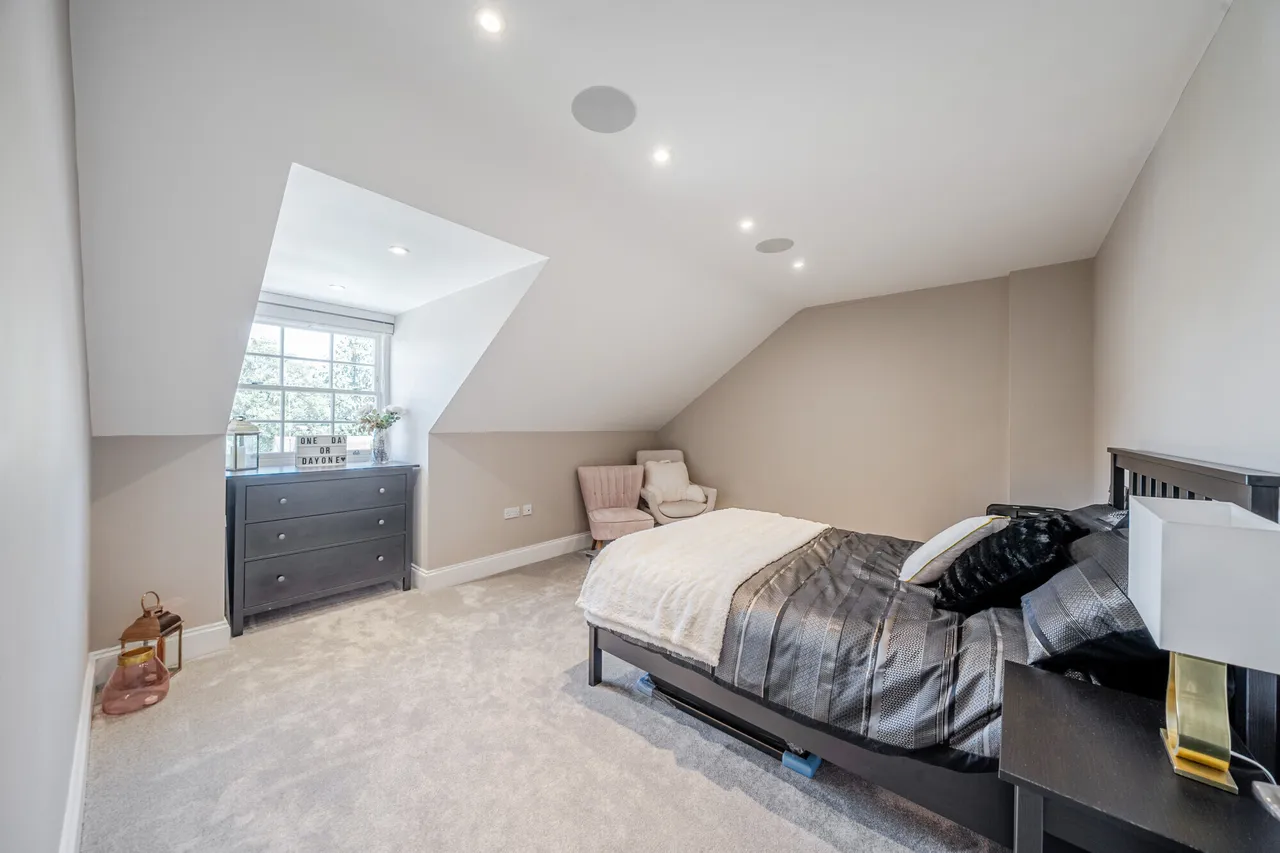 White Horse Close, Hertingfordbury, SG14, photo 24