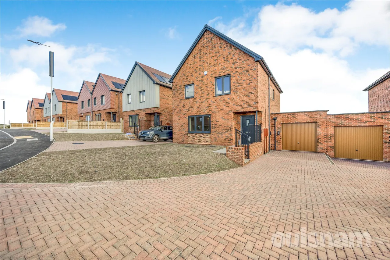Lowans Court, Redditch, B97, photo 23