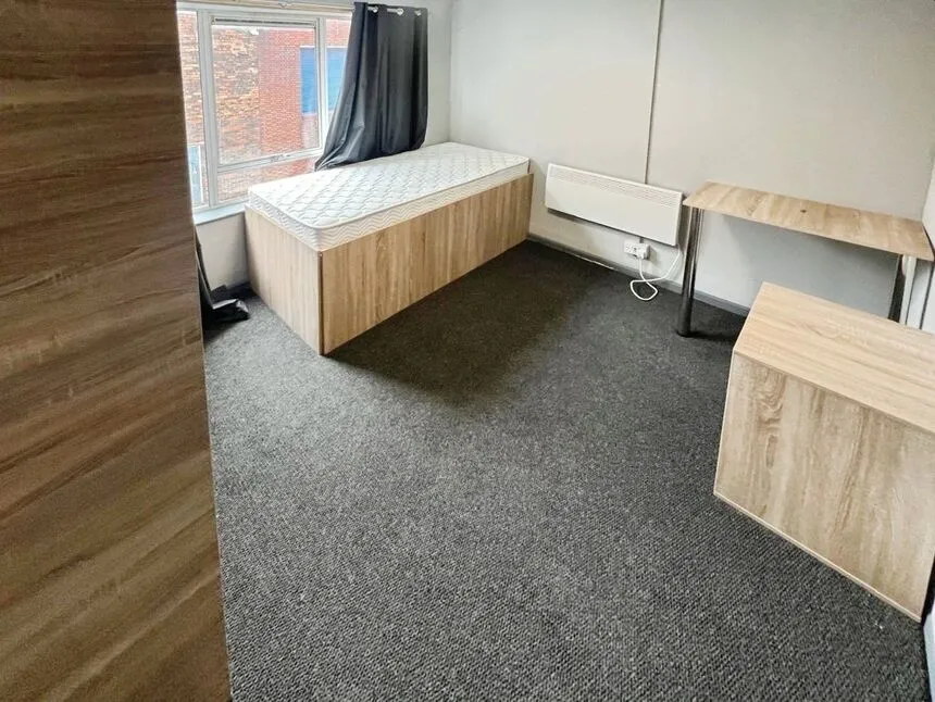 Cromwell Court, Ephraim Street, Staffordshire, ST1, photo 3