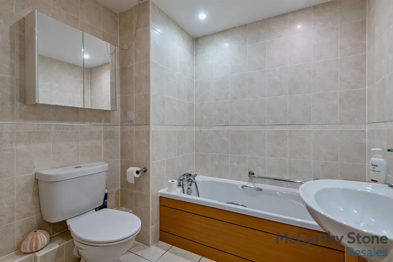 Hawthorn Road, Bognor Regis, PO21, photo 12
