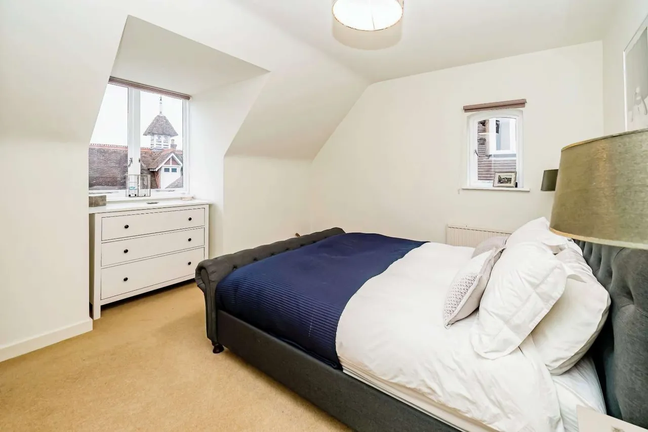 High Street, Marlow, SL7, photo 8