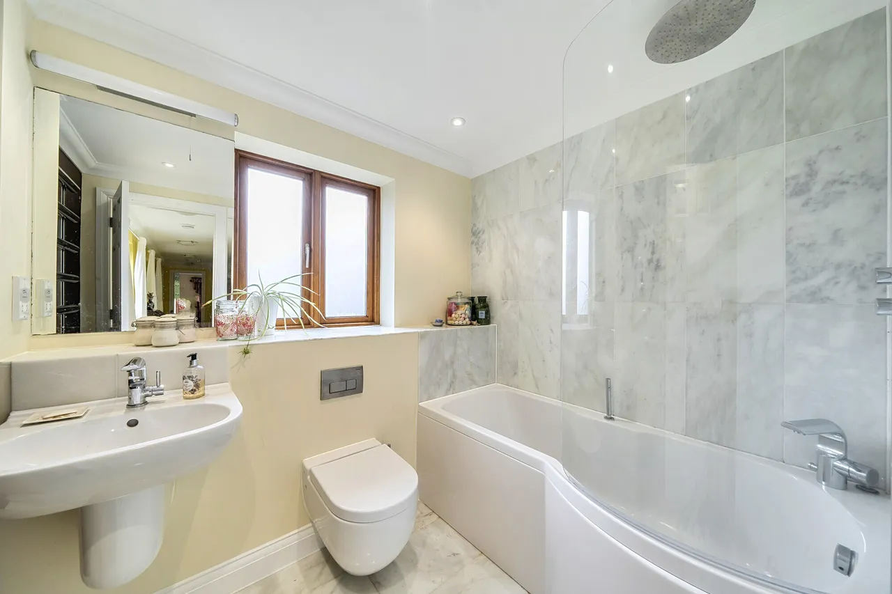 Wildgoose Drive, Horsham, RH12, photo 12
