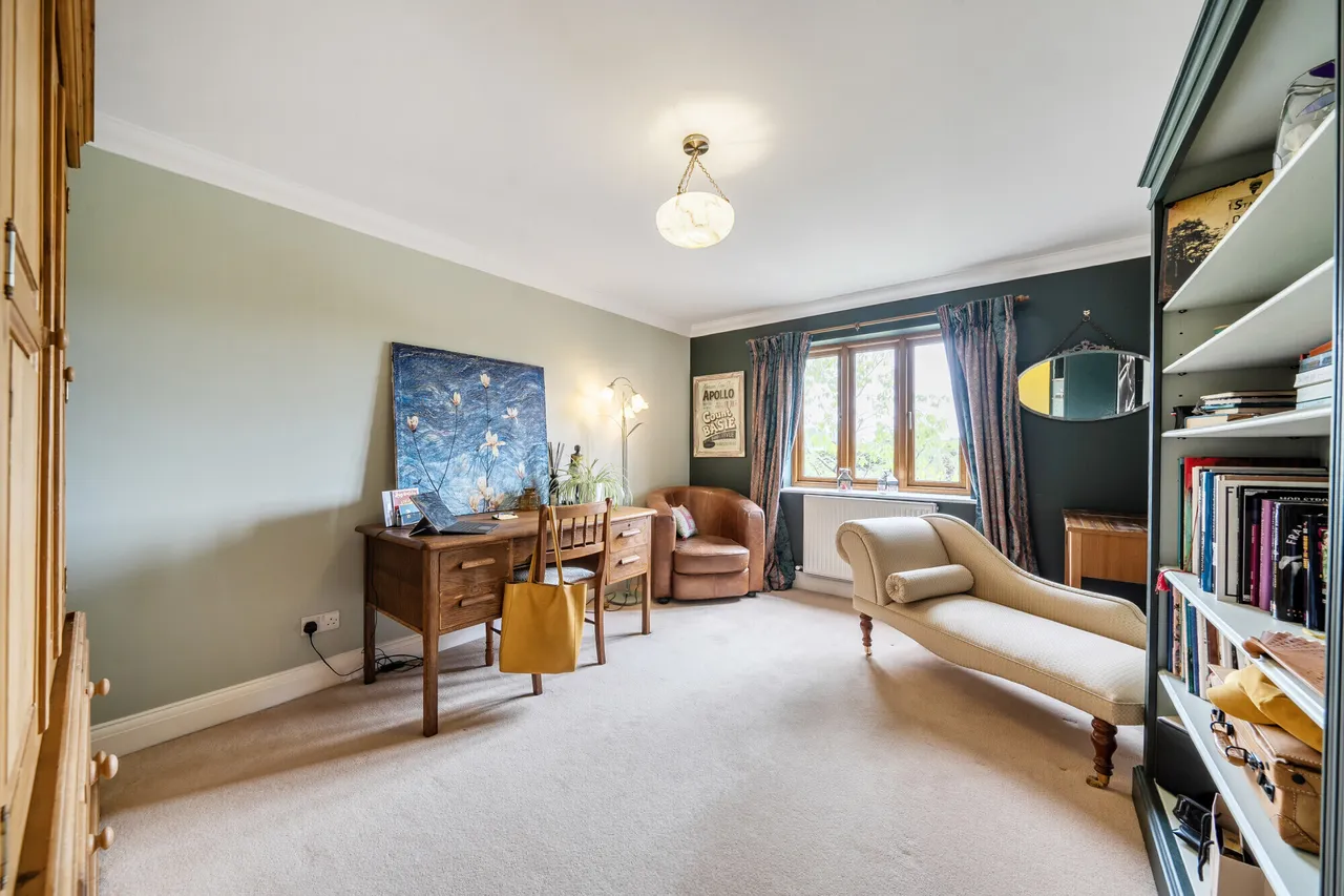 Wildgoose Drive, Horsham, RH12, photo 8