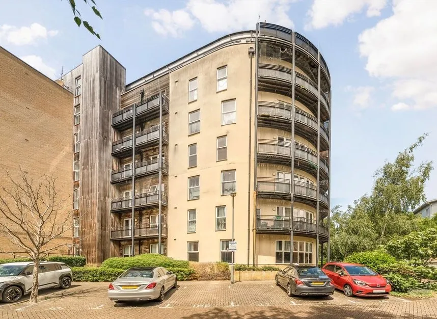2 bed flat for sale — Lanadron Close, Isleworth, TW7
