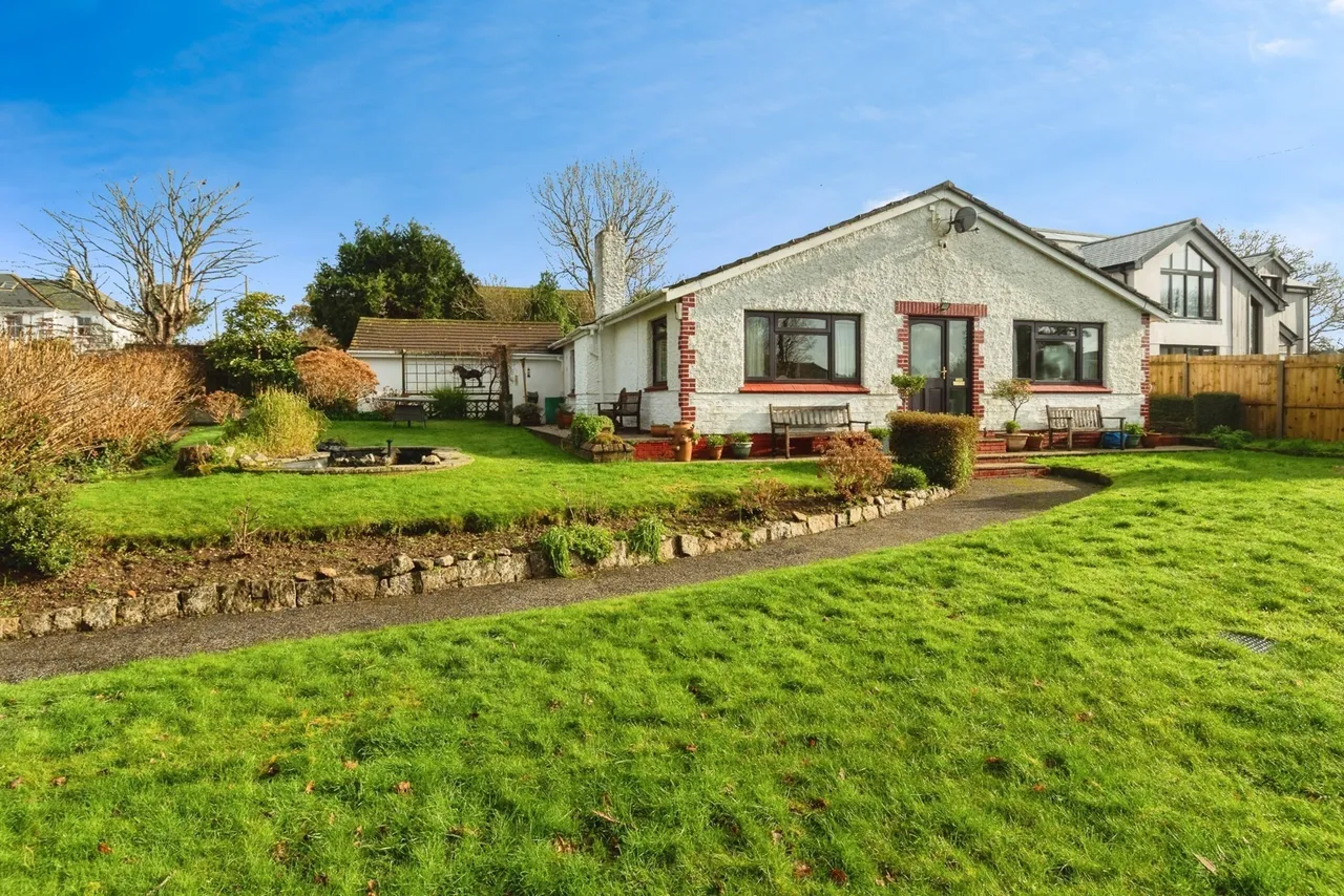 3 bed house for sale, Goldenbank, Falmouth, TR11