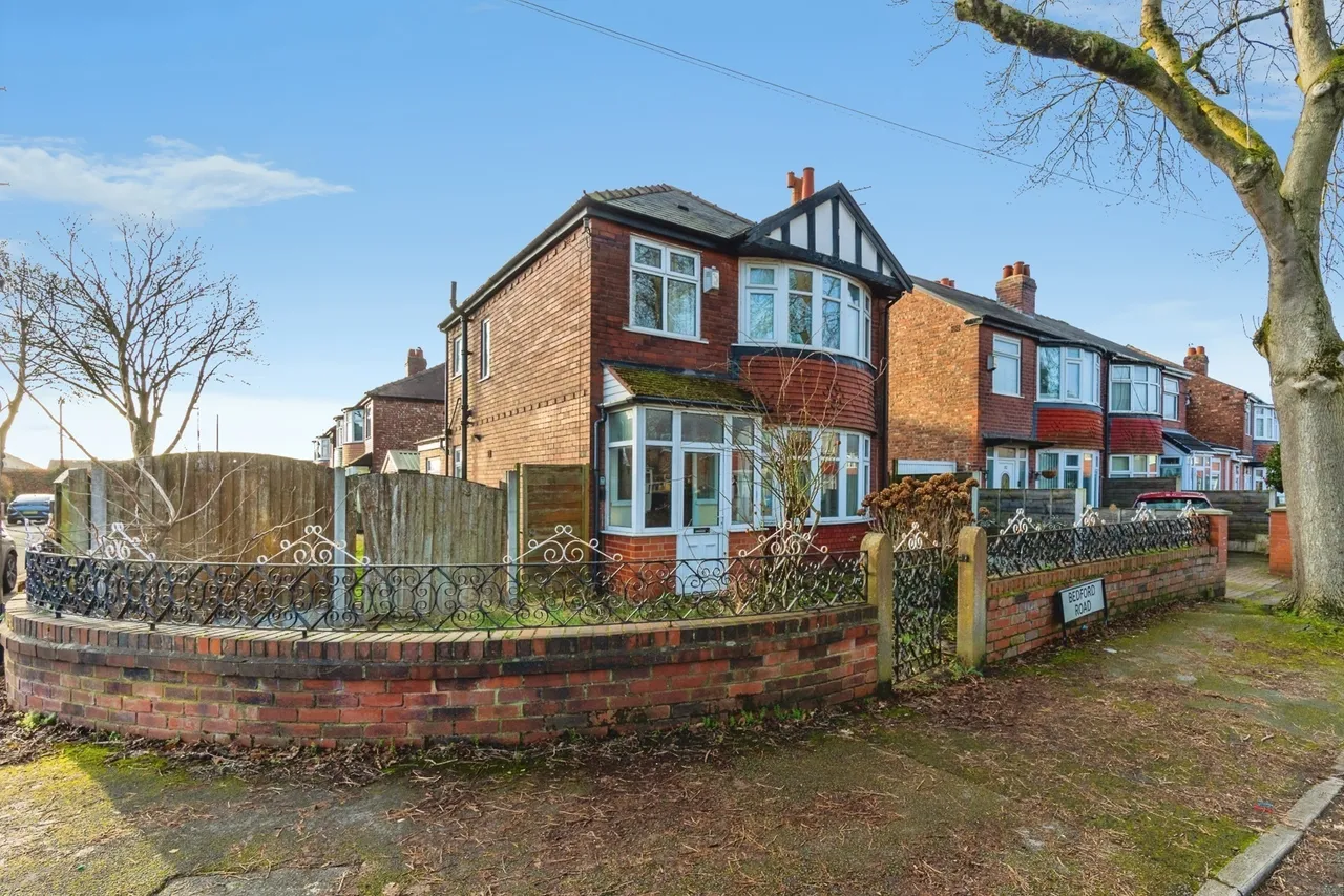 3 bed house for sale, Bedford Road, Firswood, M16