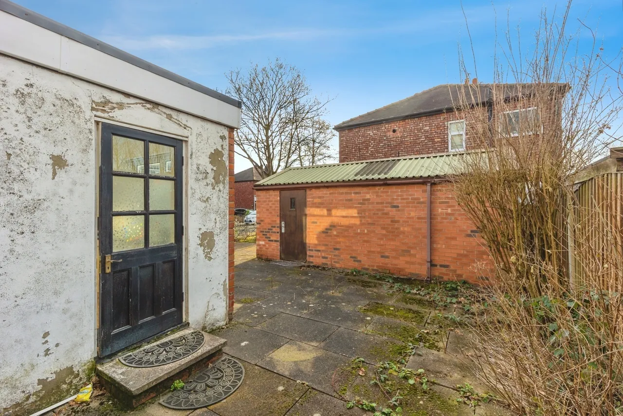 Bedford Road, Firswood, M16, photo 19