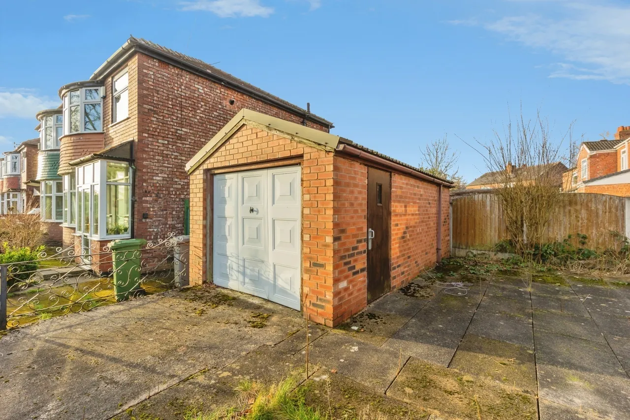 Bedford Road, Firswood, M16, photo 17