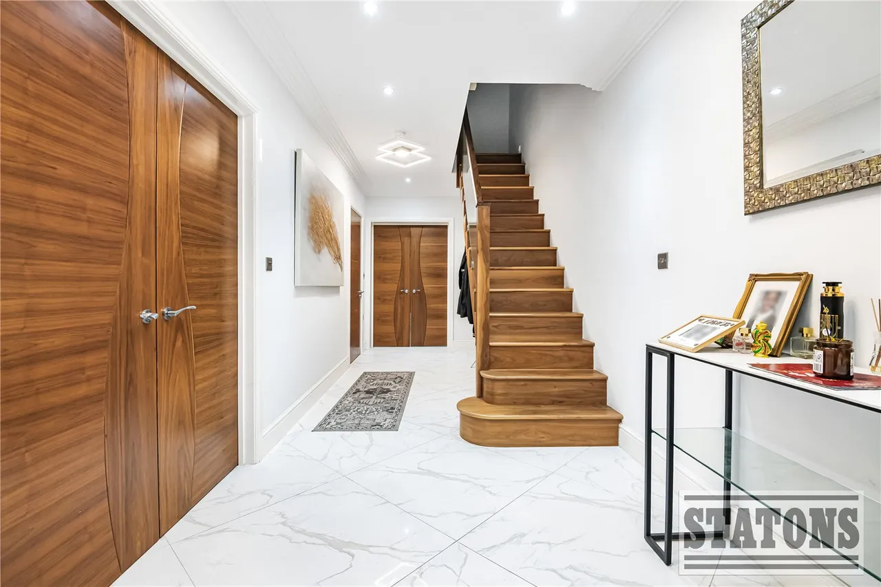 Hadley Road, Enfield, EN2 8JT, photo 2