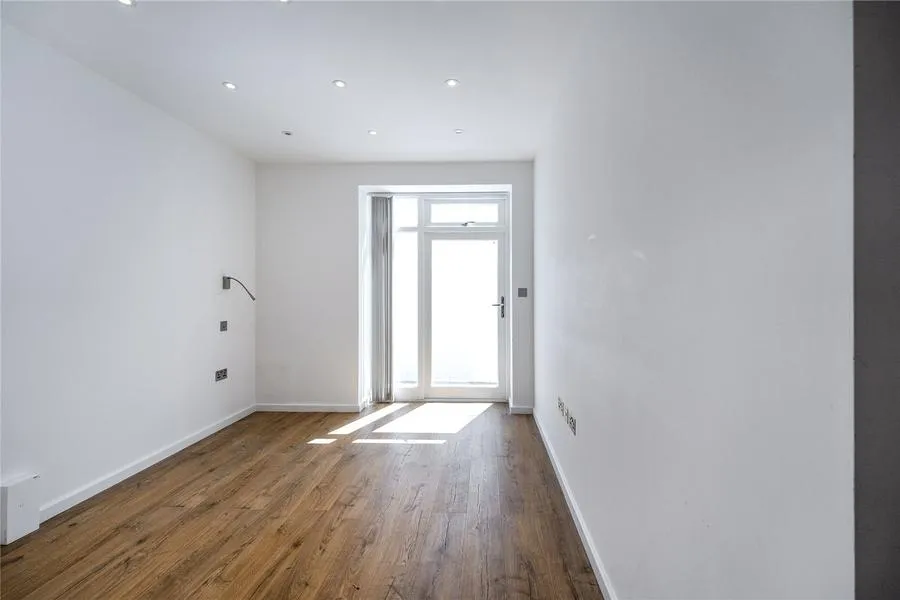 Rowhill Road, London, E5, photo 8