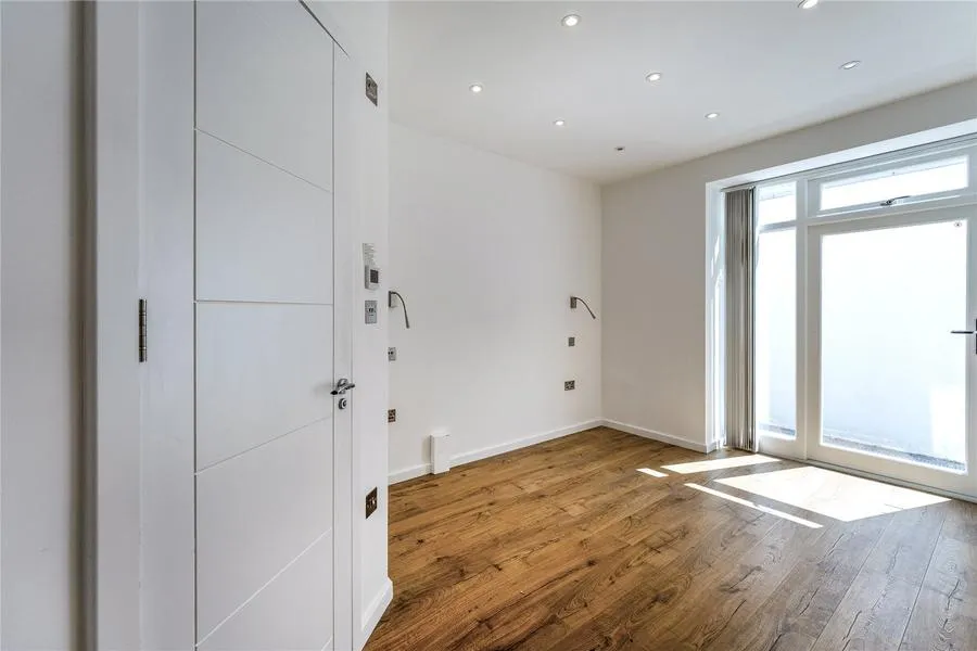 Rowhill Road, London, E5, photo 4