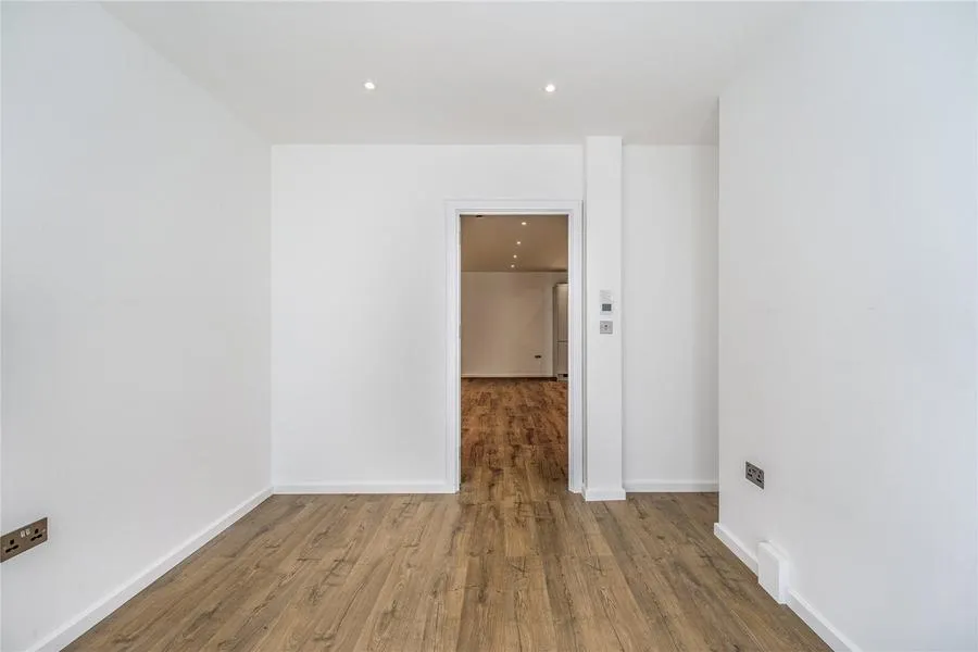 Rowhill Road, London, E5, photo 10