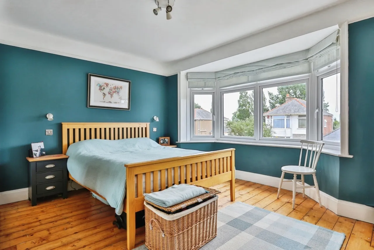 Ashmore Crescent, Poole, BH15, photo 12