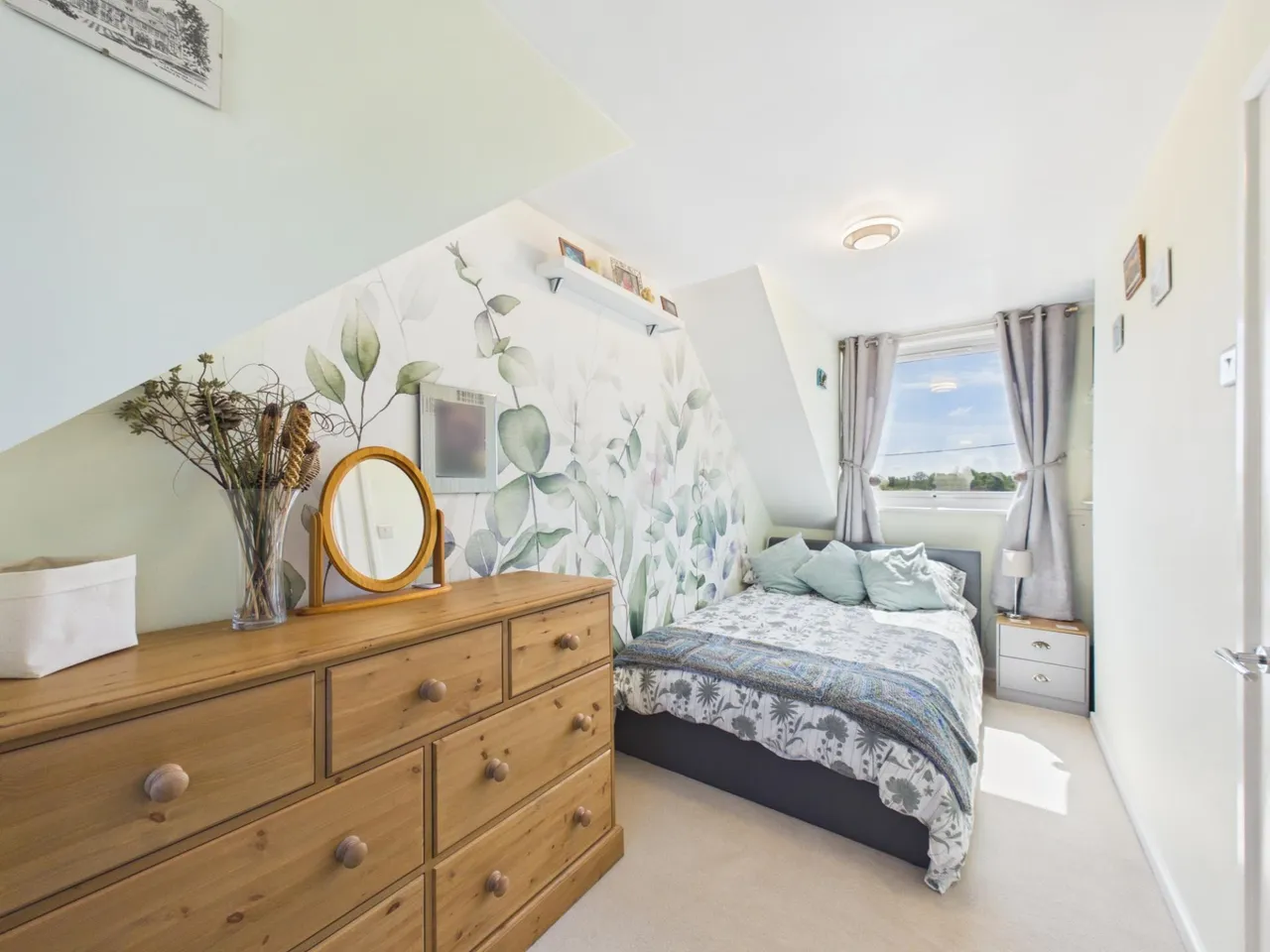 Corner House West Street, Tadley, RG26, photo 11