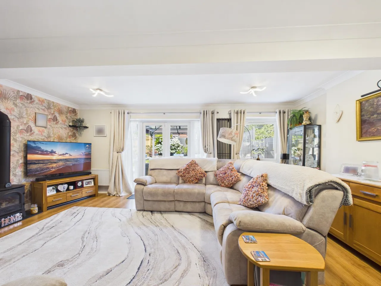 Corner House West Street, Tadley, RG26, photo 7
