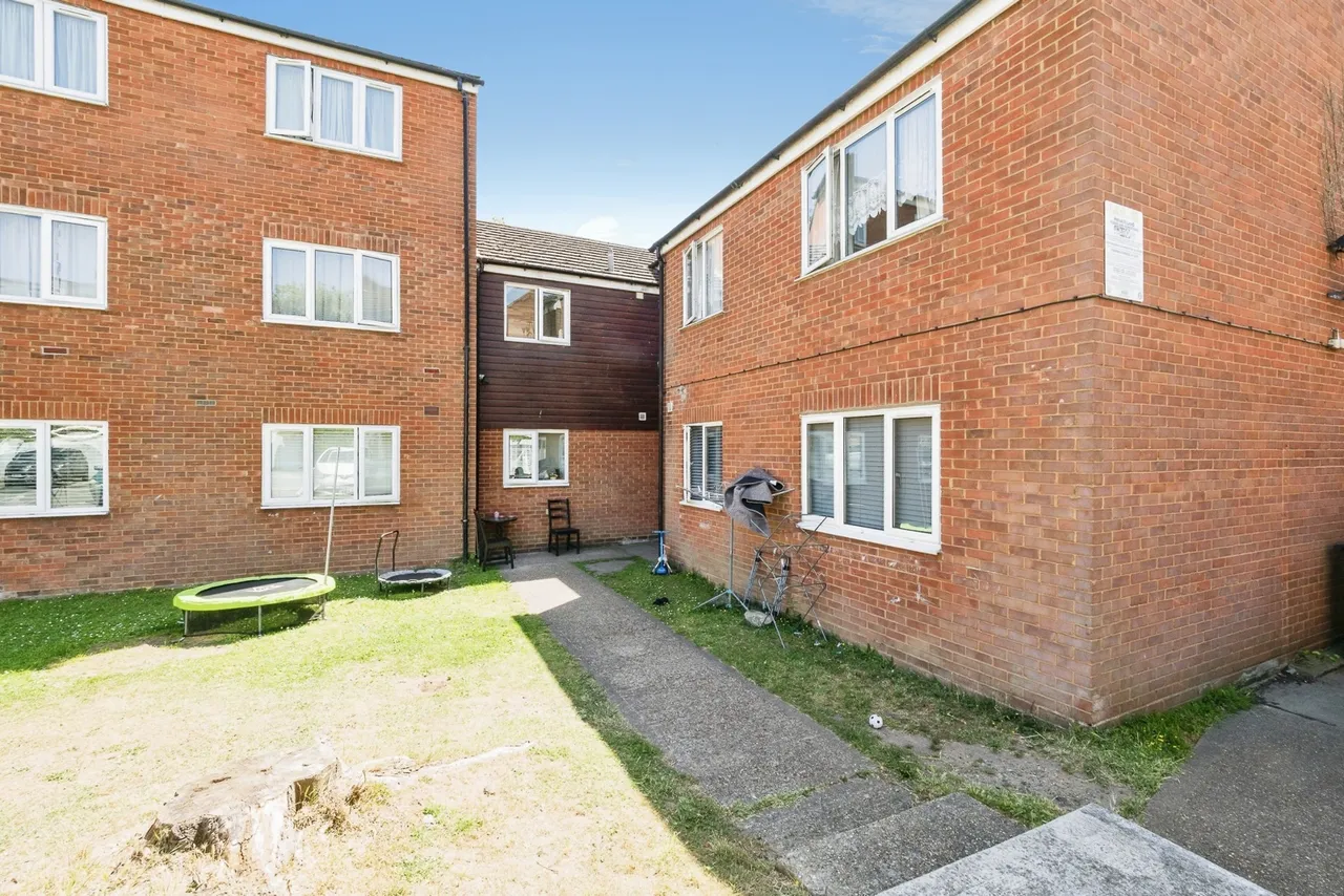 Benyon Path, South Ockendon, Essex, RM15, photo 10