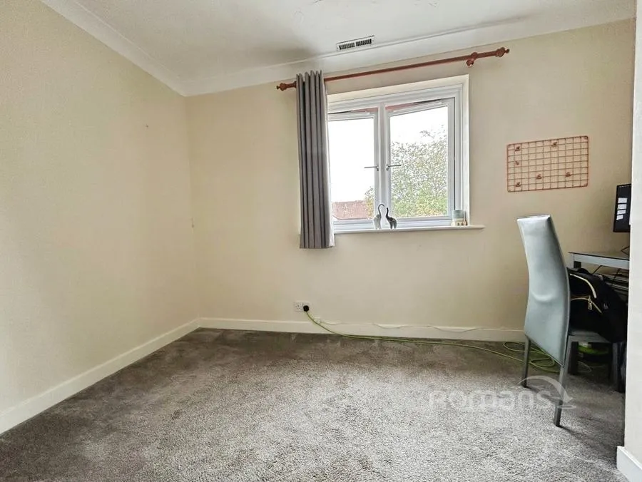 Barn Meadow Close, Church Crookham, GU52, photo 7