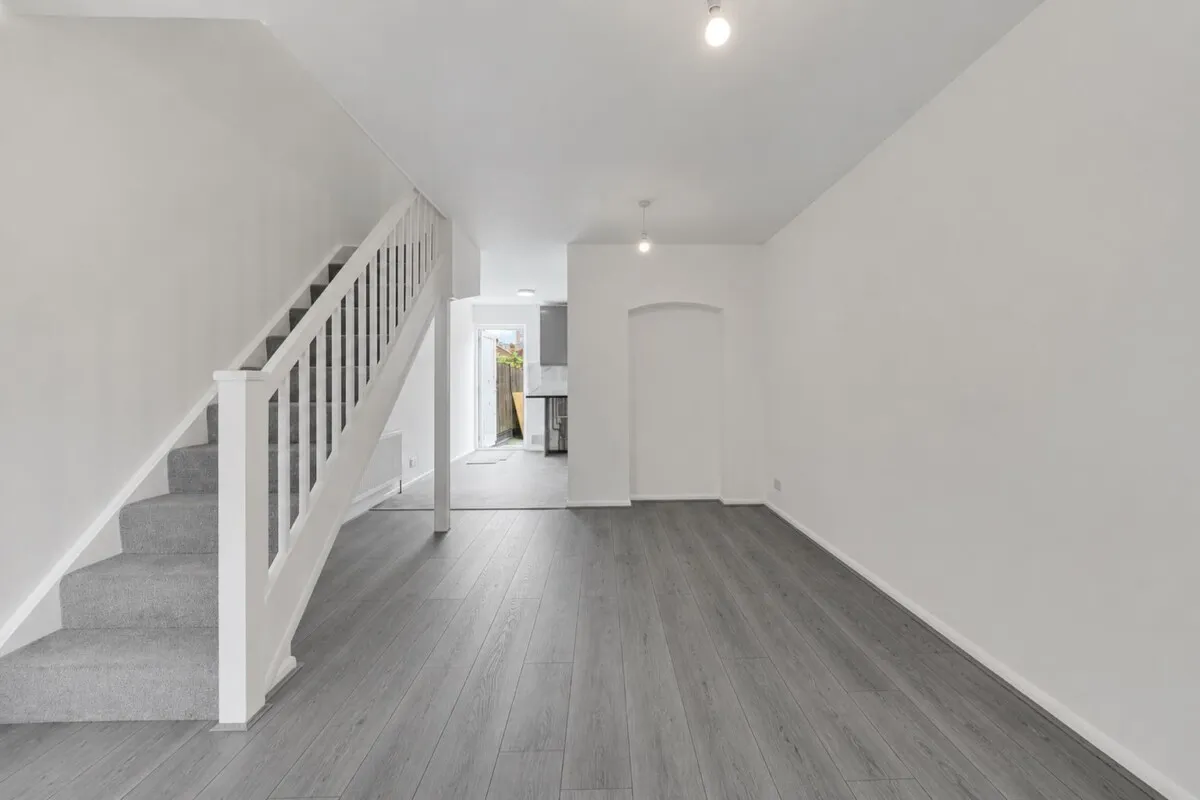 Tom Hood Close, London, E15, photo 2