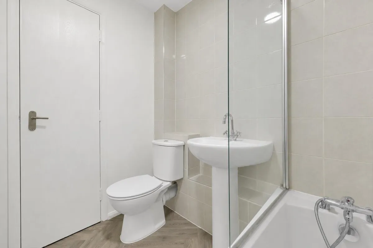 Tom Hood Close, London, E15, photo 12