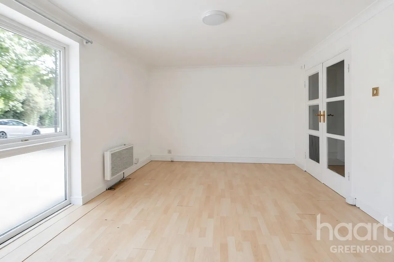 2 bed flat for sale, Dormers Wells Lane, Southall, UB1