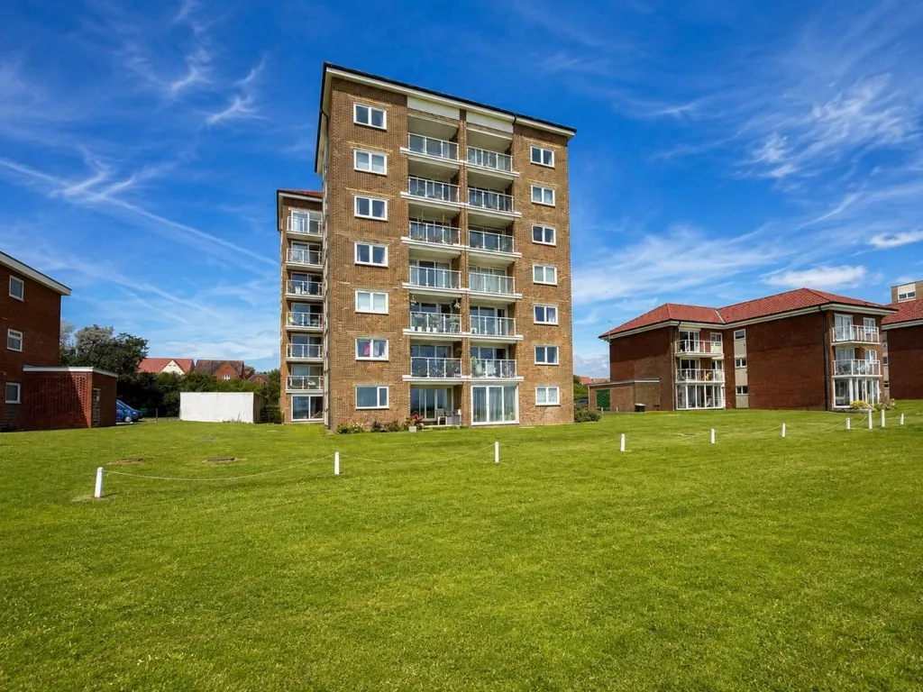 2 bed flat for sale, Sutton Place, Bexhill on Sea