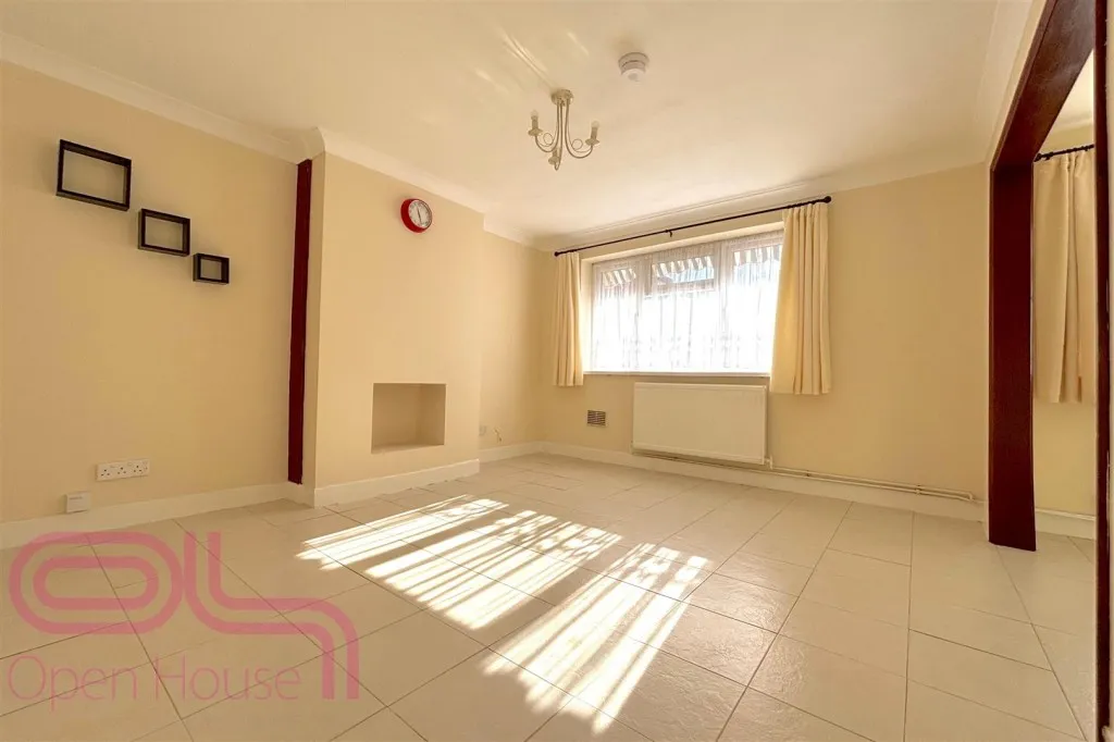 3 bed house to rent, Ivy Lane, Hounslow, TW4