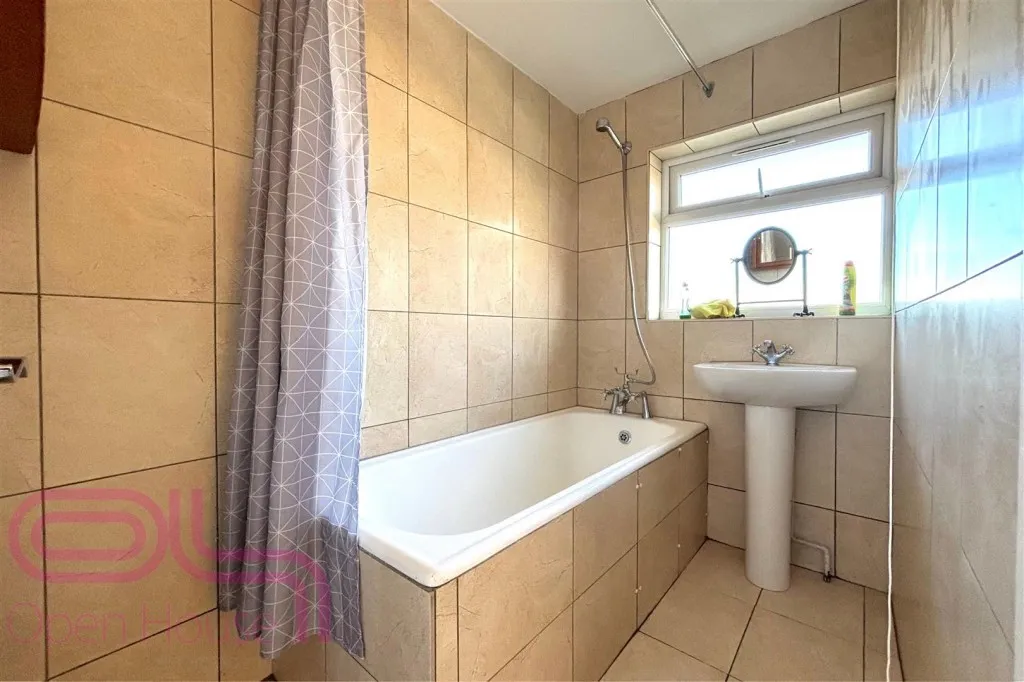 Ivy Lane, Hounslow, TW4, photo 6