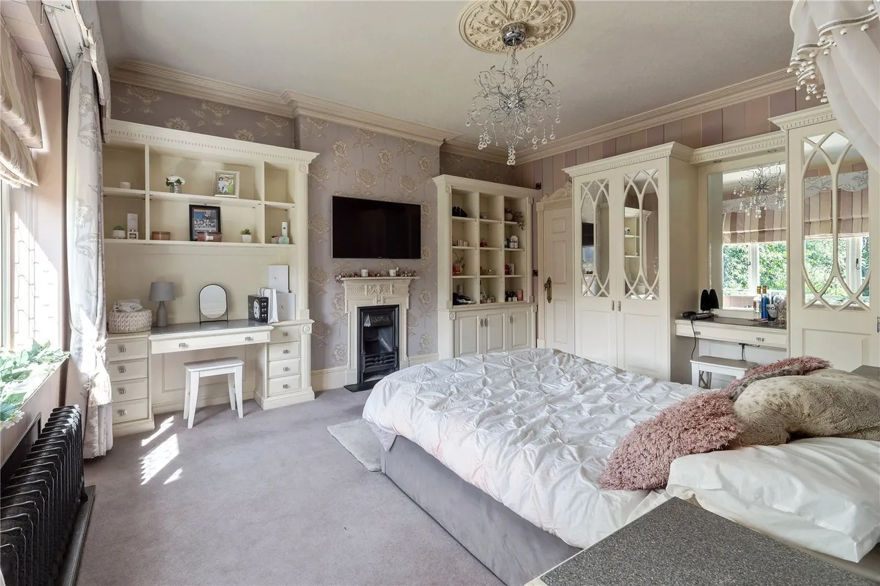 Hawley Lane, Hale Barns, WA15, photo 11
