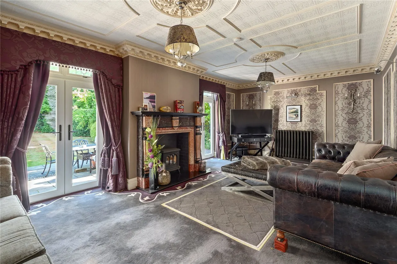 Hawley Lane, Hale Barns, WA15, photo 7