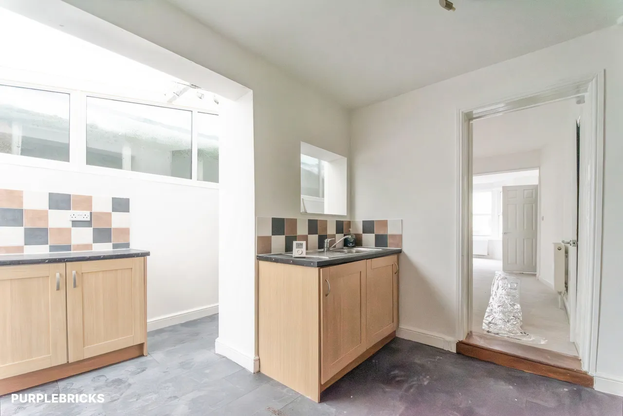 Cricklade Road, Gorse Hill, SN2, photo 8
