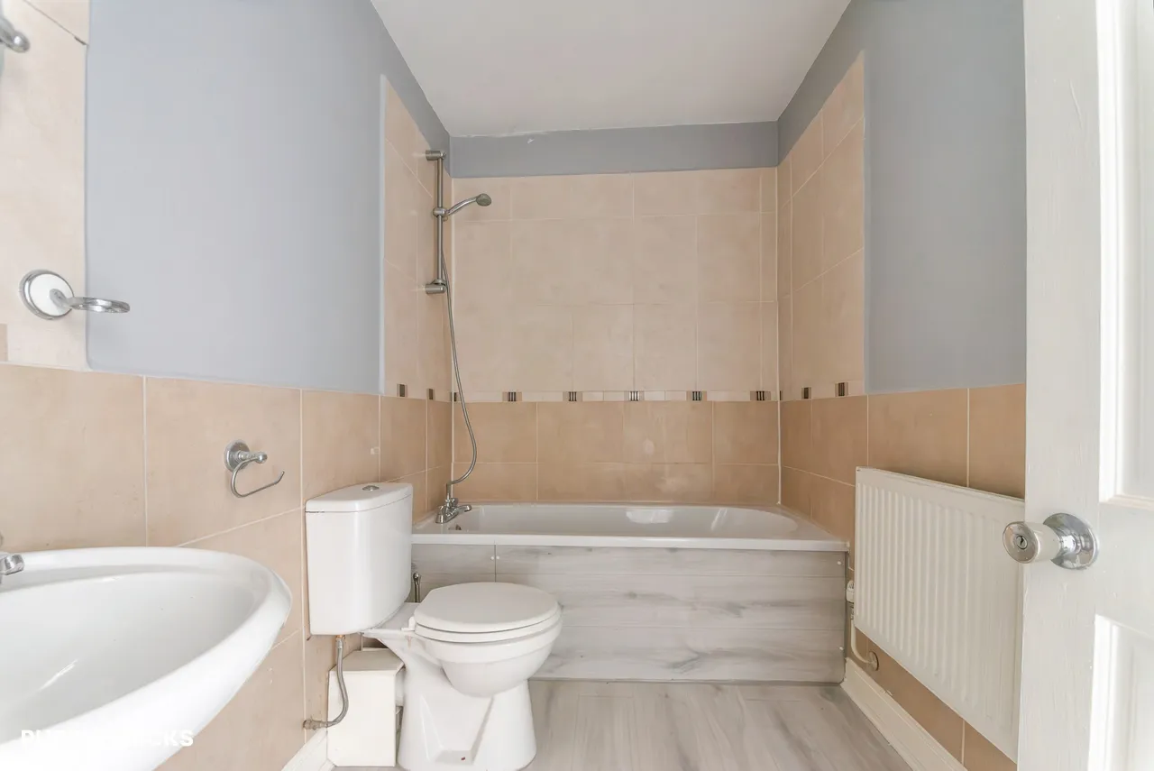 Cricklade Road, Gorse Hill, SN2, photo 16