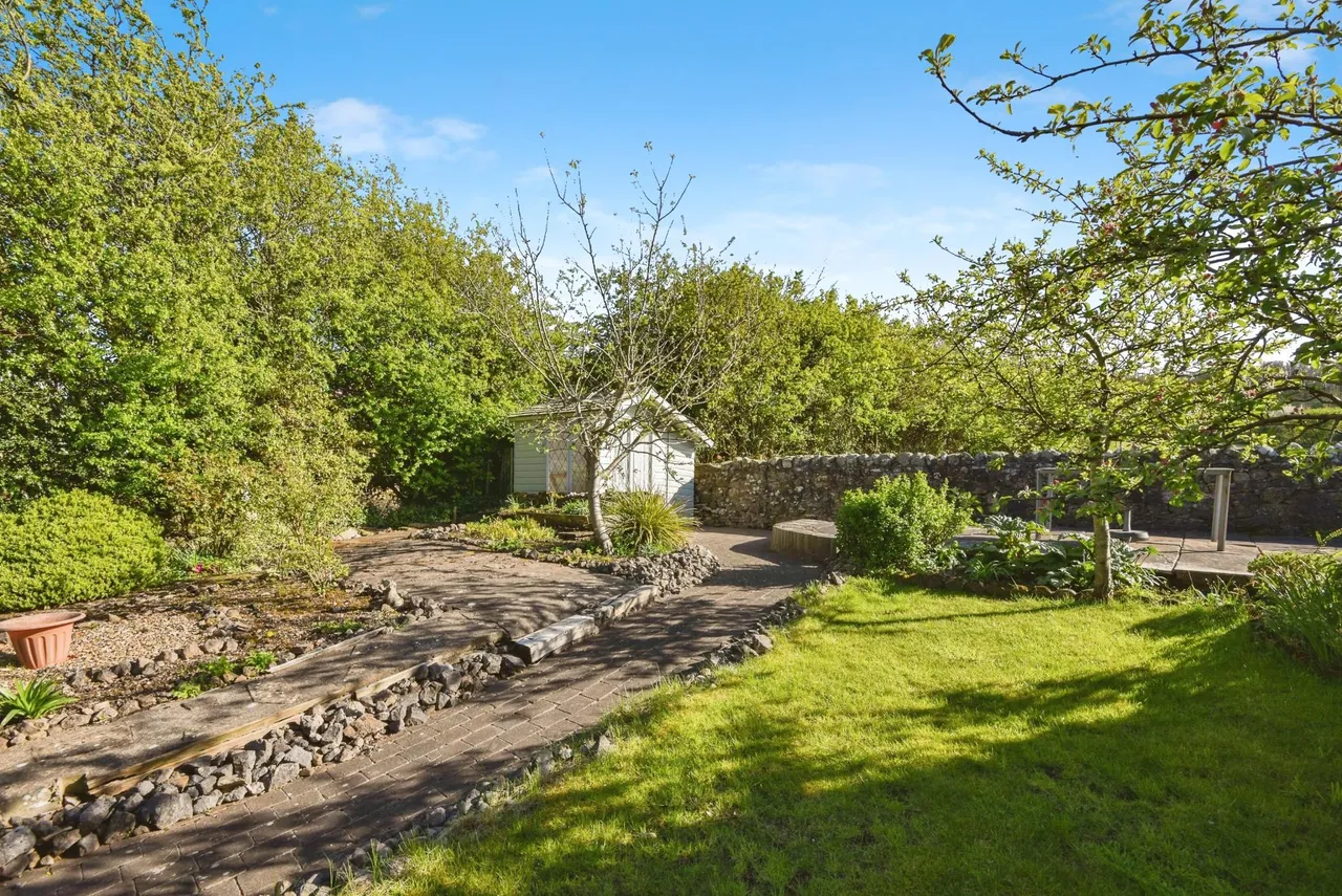 The Ginnel, Over Kellet, LA6, photo 4