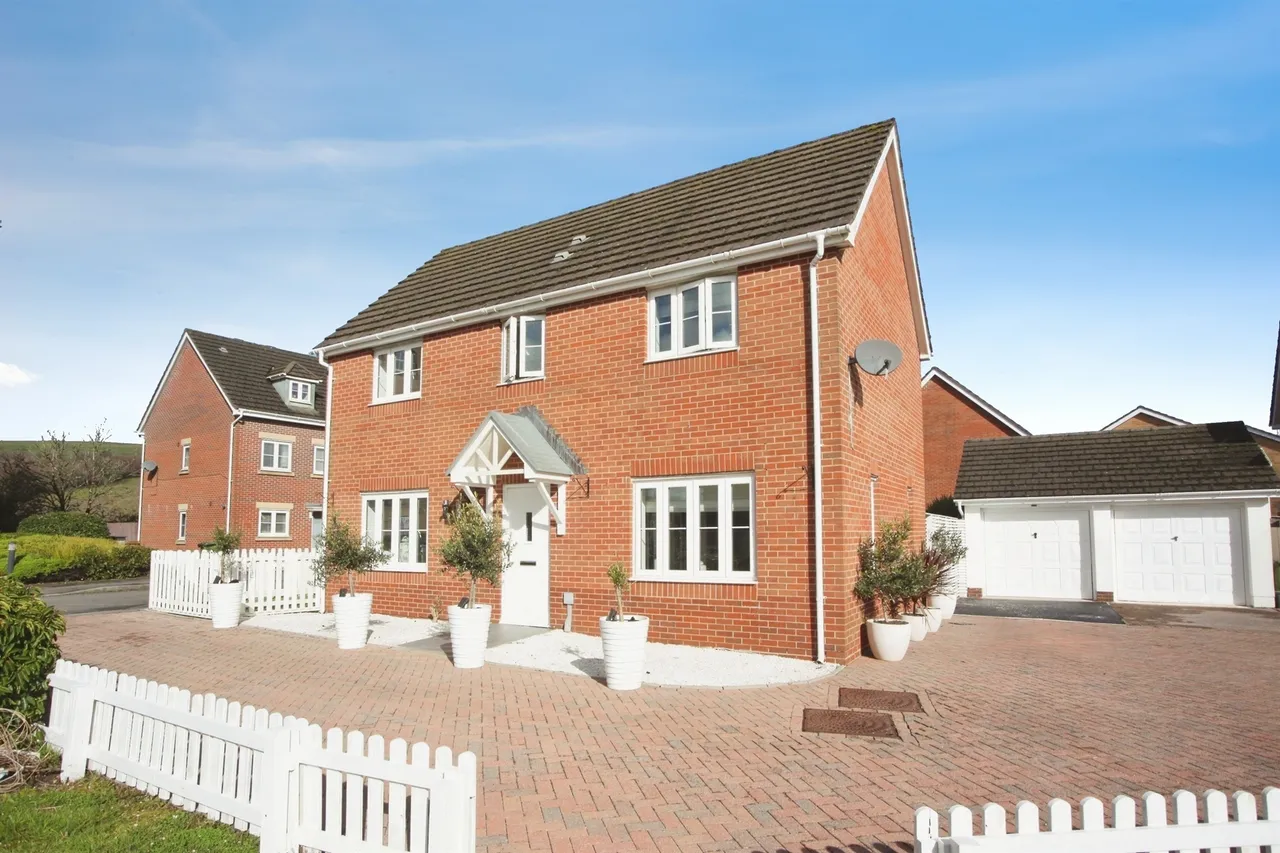4 bed house for sale, Sword Hill Caerphilly, CF83