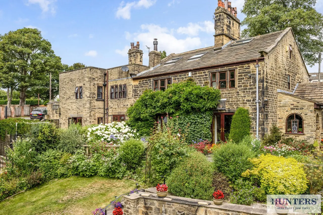 Town Street, Rawdon, LS19, photo 20