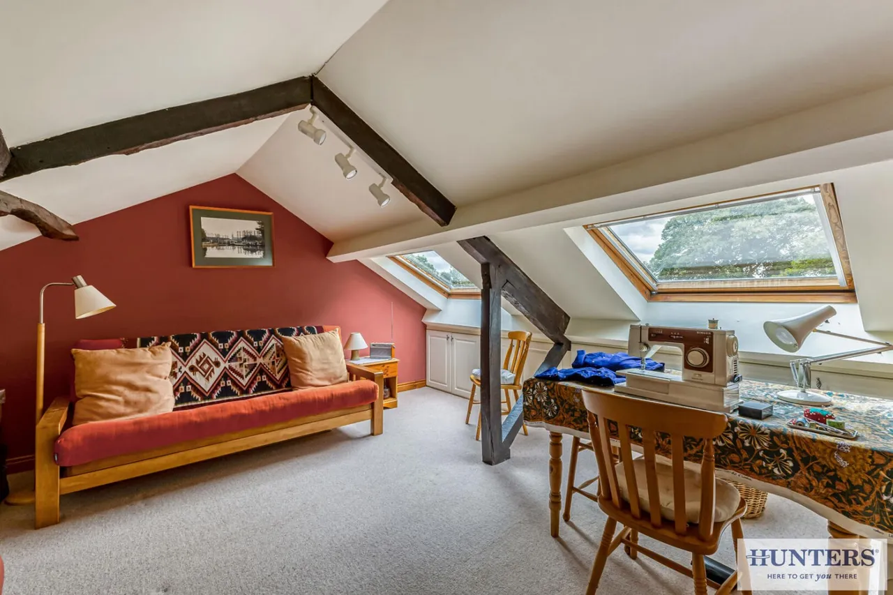 Town Street, Rawdon, LS19, photo 11