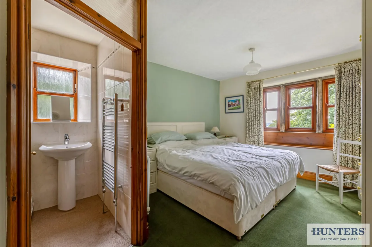 Town Street, Rawdon, LS19, photo 19
