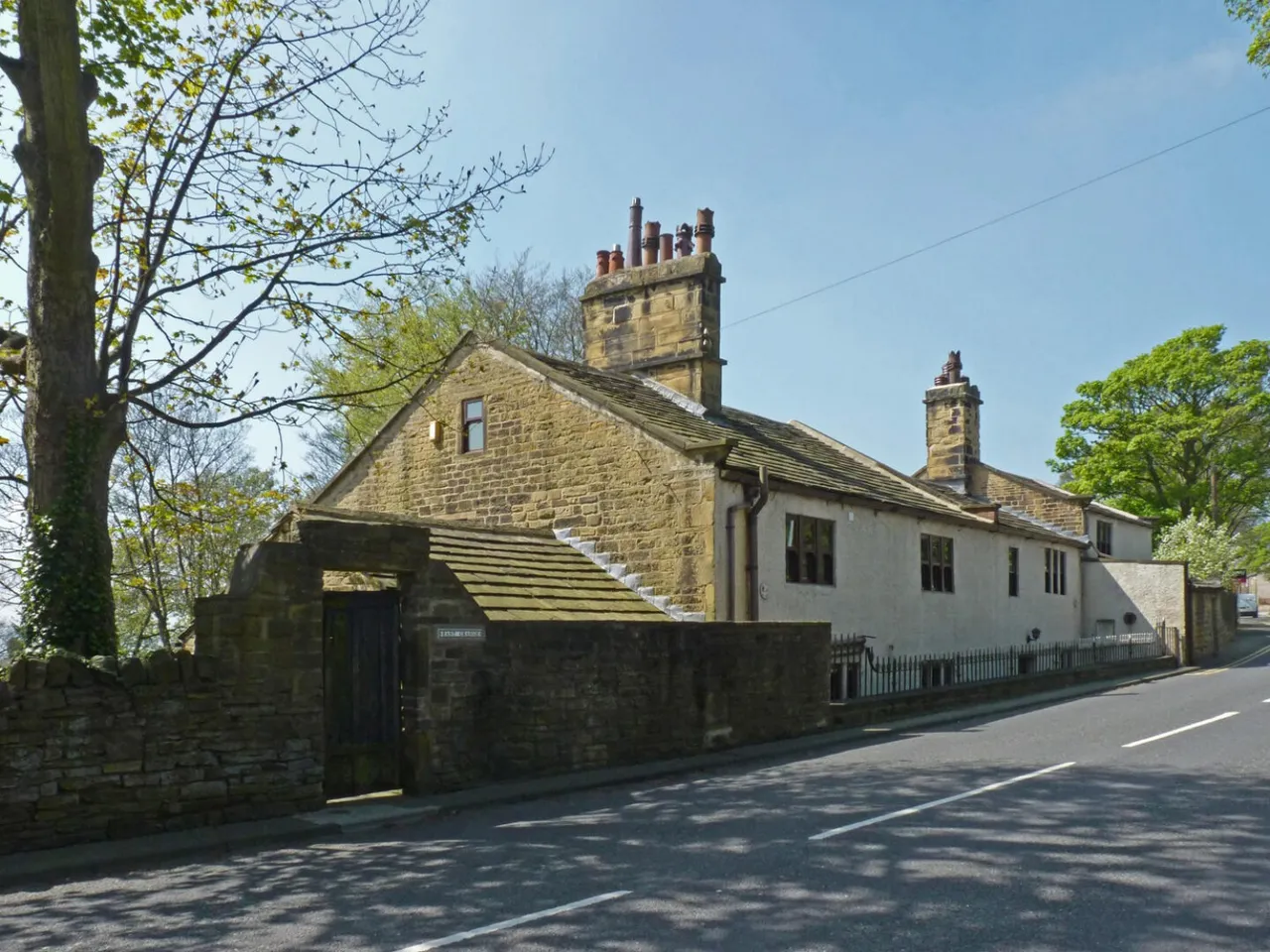 Town Street, Rawdon, LS19, photo 35