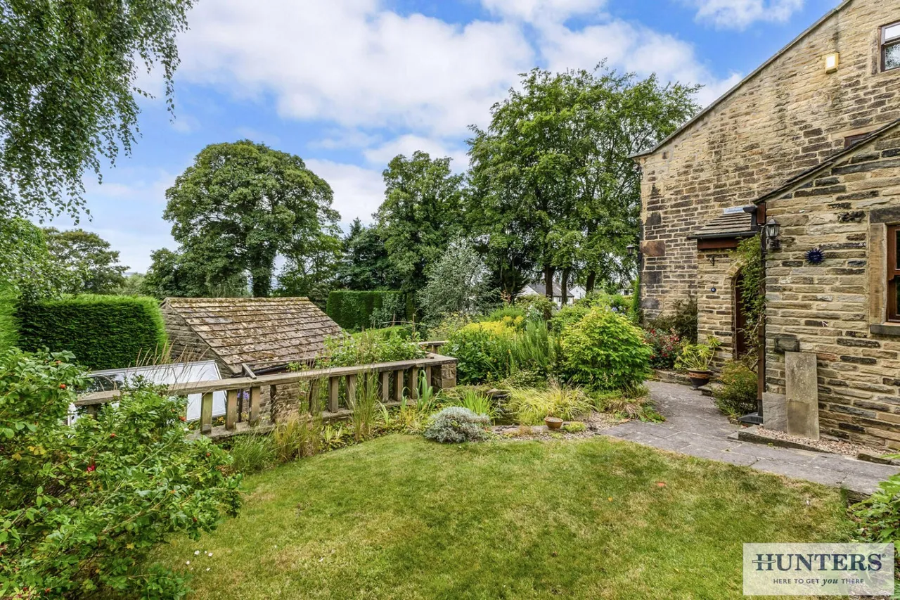 Town Street, Rawdon, LS19, photo 23
