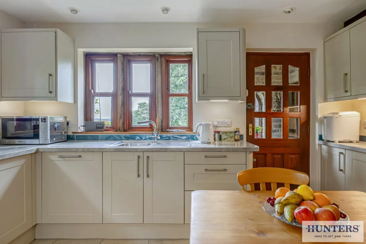 Town Street, Rawdon, LS19, photo 6