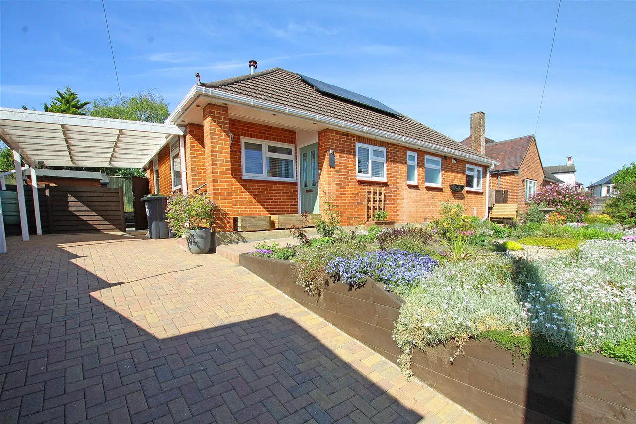 2 bed house for sale — Webster Road, Bournemouth