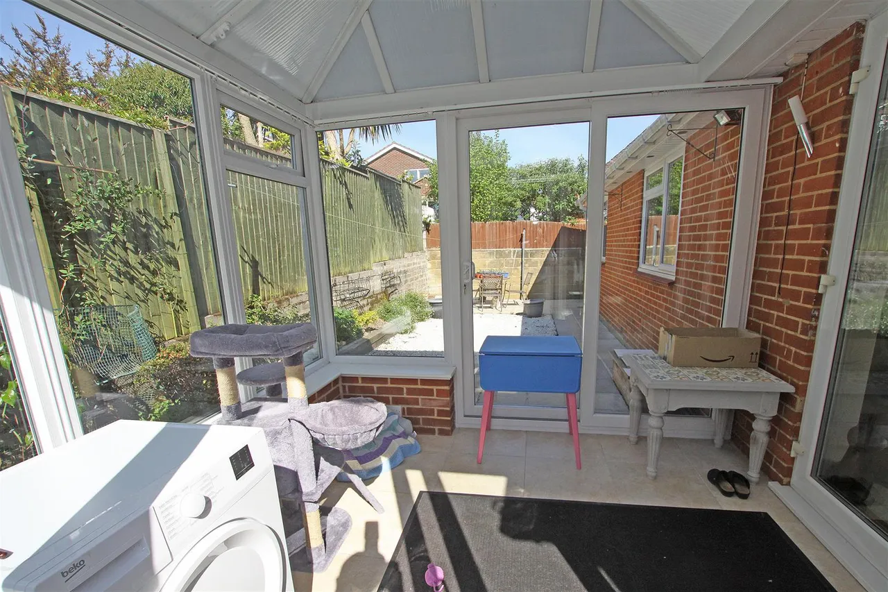 Webster Road, Bournemouth, photo 8