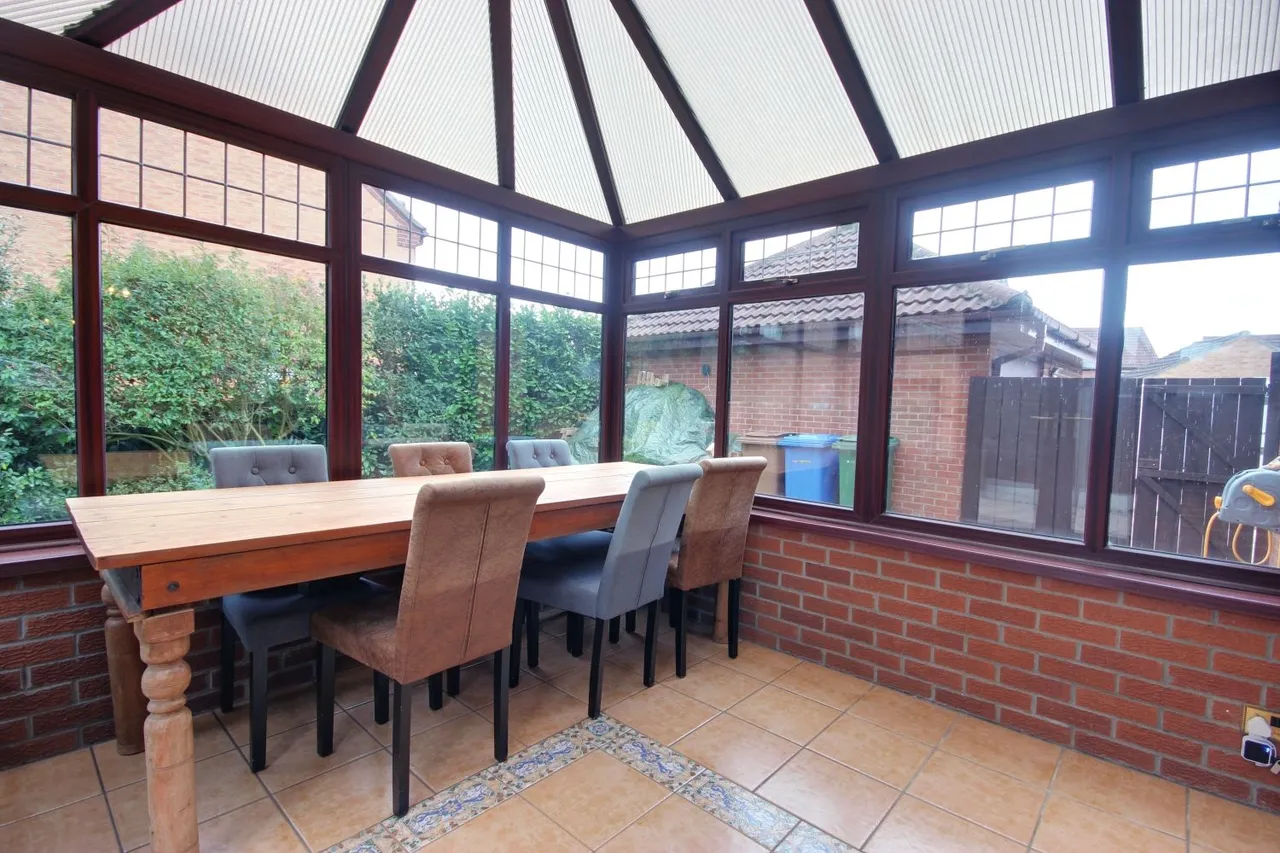Southwell Close, Beverley, HU17, photo 12