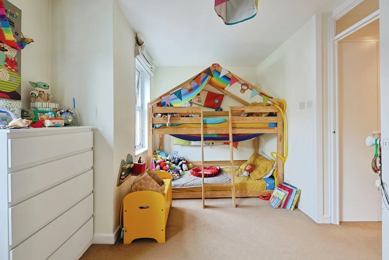 Kathleen Road, London, SW11, photo 18