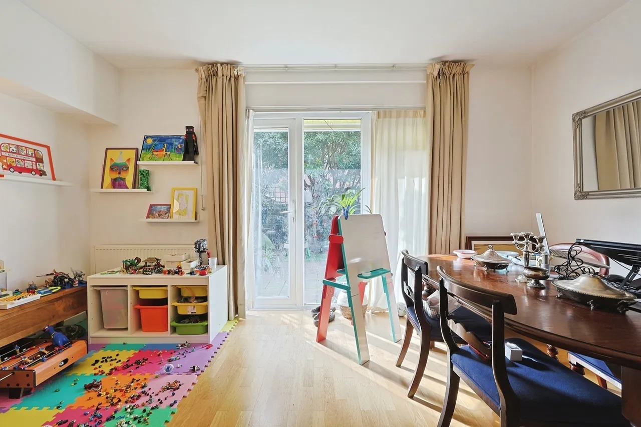 Kathleen Road, London, SW11, photo 8